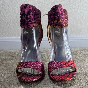 Shi by JOURNEYS Pink and Purple Patterned Heels